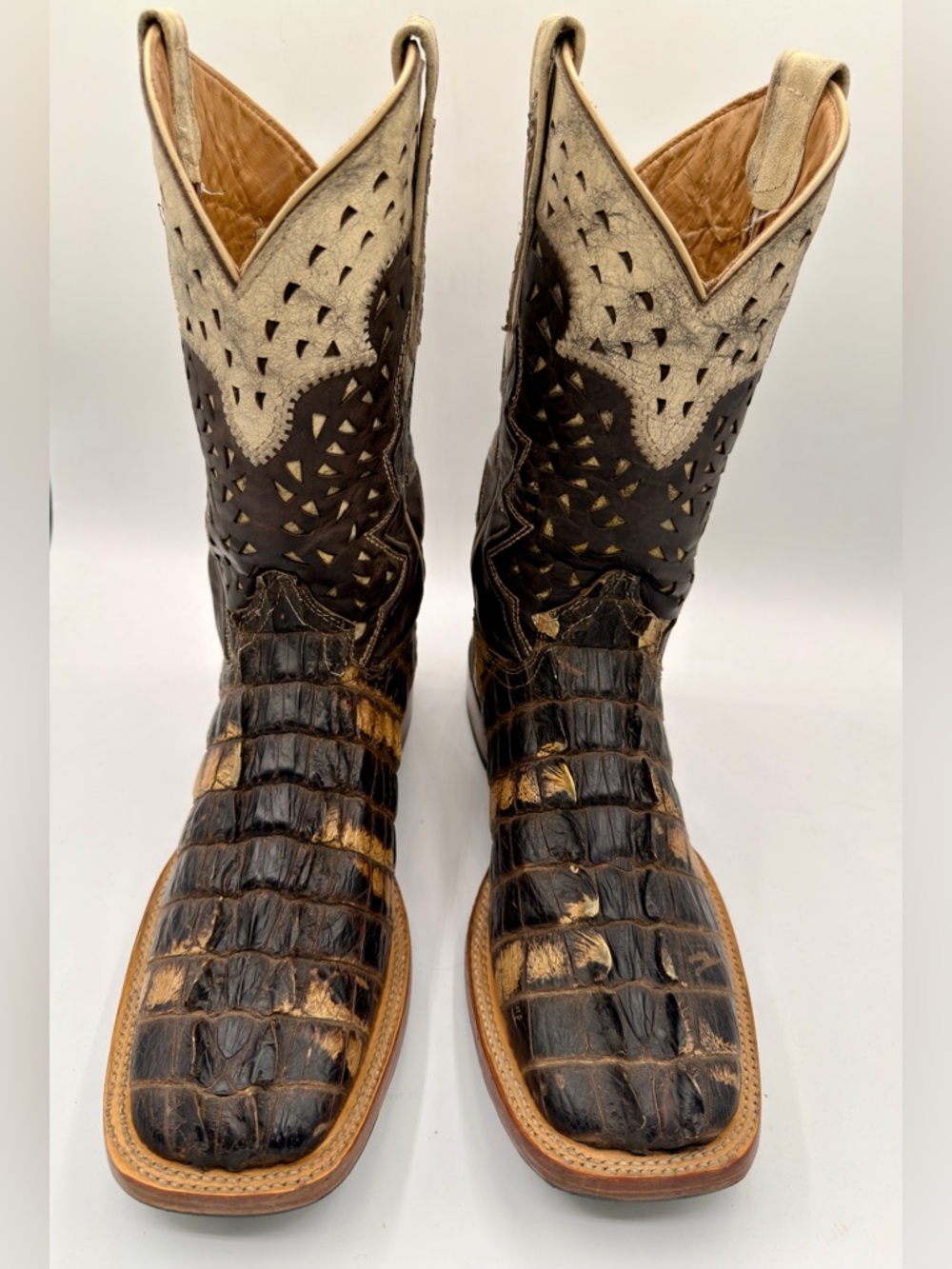 Men's pre-owned authentic American alligator tail made by vaccari SIZE 9EE